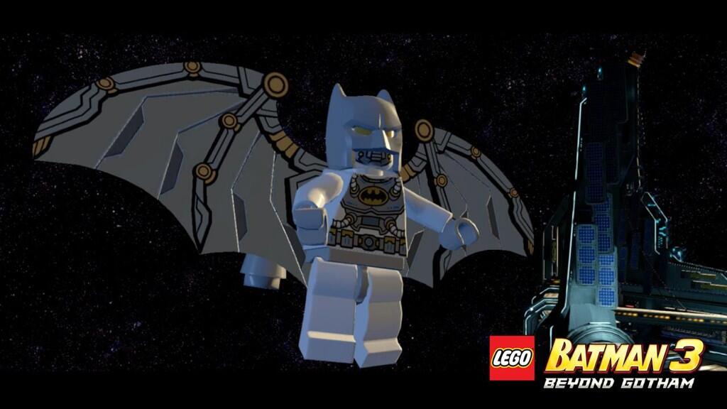 Lego Batman E3: A Better Look at the Space Suit | From the Batcave